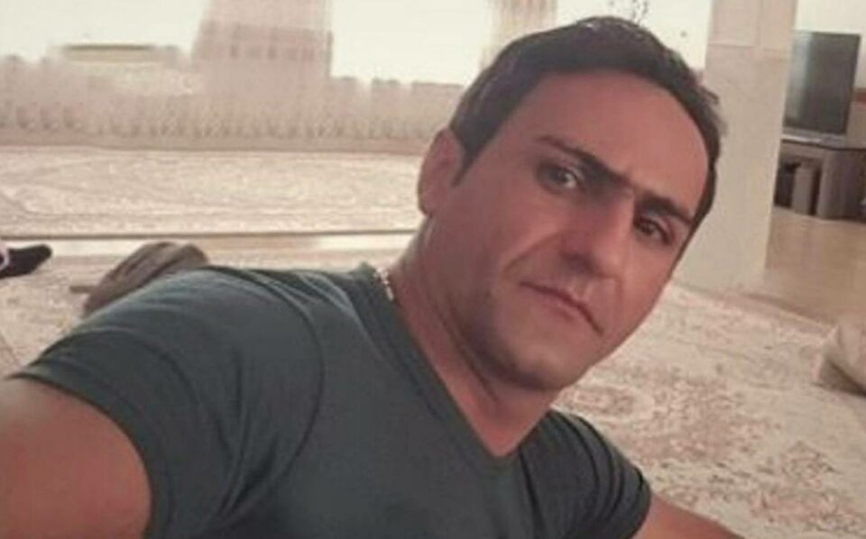 مه‌ترسی بڕینه‌وه‌ی په‌نجه‌ی هادی ڕۆستەمی لە زیندانی ورمێ 1