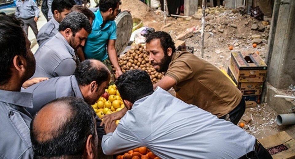 ڕووخاندنی شوێنی كاسبی ده‌ستفرۆشان له‌لایه‌ن شاره‌داریه‌وه‌ له‌ شیراز