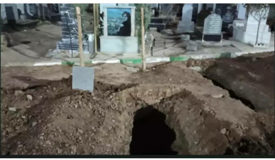 هه‌وڵی ڕژیم بۆ شاردنه‌وه‌ی مه‌زاری ژینا ئه‌مینی له‌ سه‌قز 1