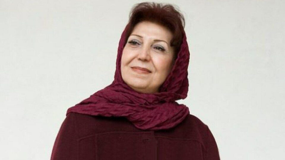 به‌ڕێوه‌چوونی مه‌راسمی ناشتنی ته‌رمی شه‌هلا لاهیجی له‌ تاران 3