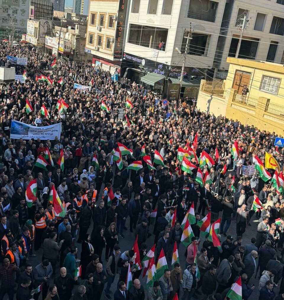 خۆپێشاندانی هه‌زاران كه‌سی خه‌ڵكی دهۆك دژبه‌ هێرشه‌كانی ئێران بۆ