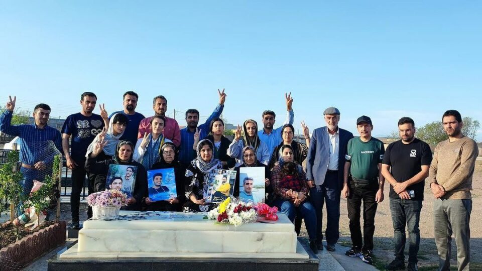 كۆبوونه‌وه‌ی دادخوازانی ئێران له‌سه‌ر مه‌زاری جه‌واد حه‌یده‌ری له‌
