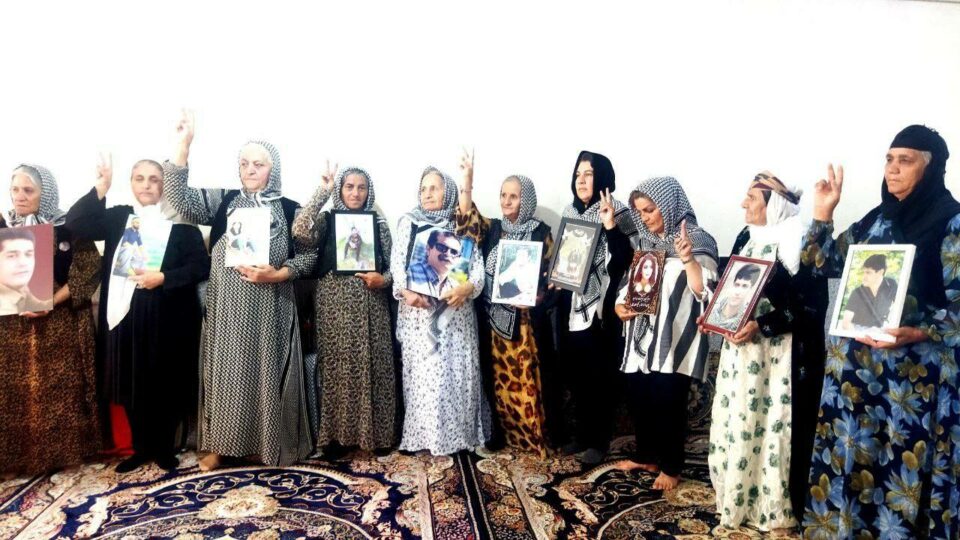 ڕێزگرتن له‌ یادی سێ گیانبه‌ختكردووی ڕێگای ئازادی له‌ شاری سنه‌ 1