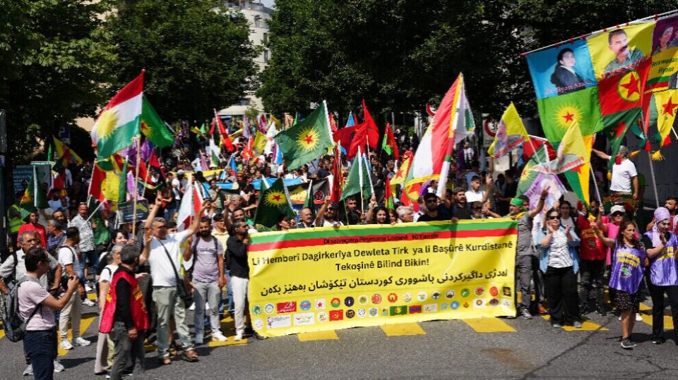 خۆپێشاندانی كوردانی ئۆرووپا دژبه‌ په‌یماننامه‌ی لۆزان 2