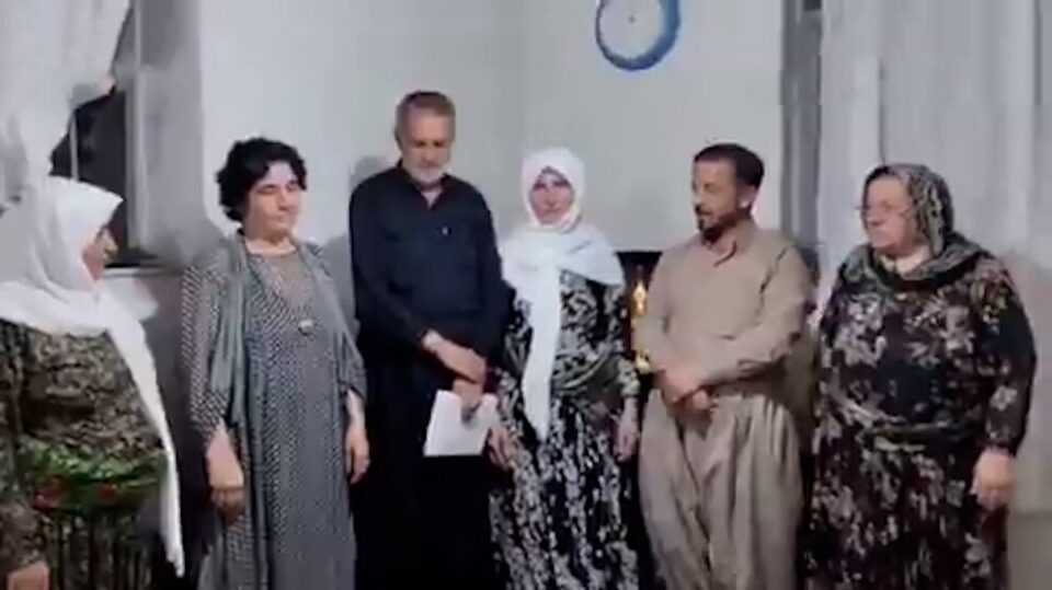 دیداری دایكانی شۆڕشی ژینا له‌ شاری سه‌قز 2