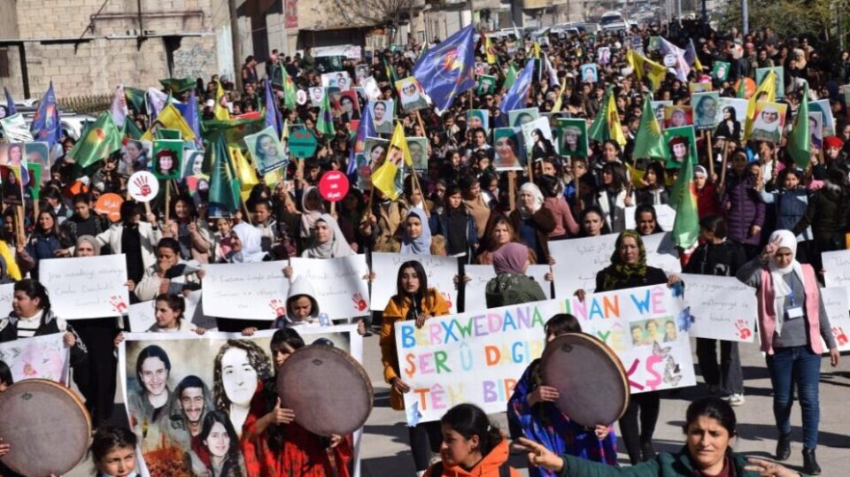 ڕێپێوانی ژنان و پیاوانی ڕۆژئاوا، باكوور و باشووری كوردستان له‌ ٢٥ی