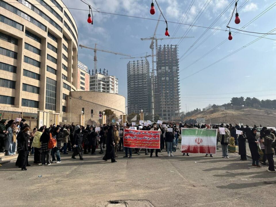 كۆبوونه‌وه‌ی خوێندكارانی زانكۆی ئازاد له‌ چه‌ند شاری ئێران 1