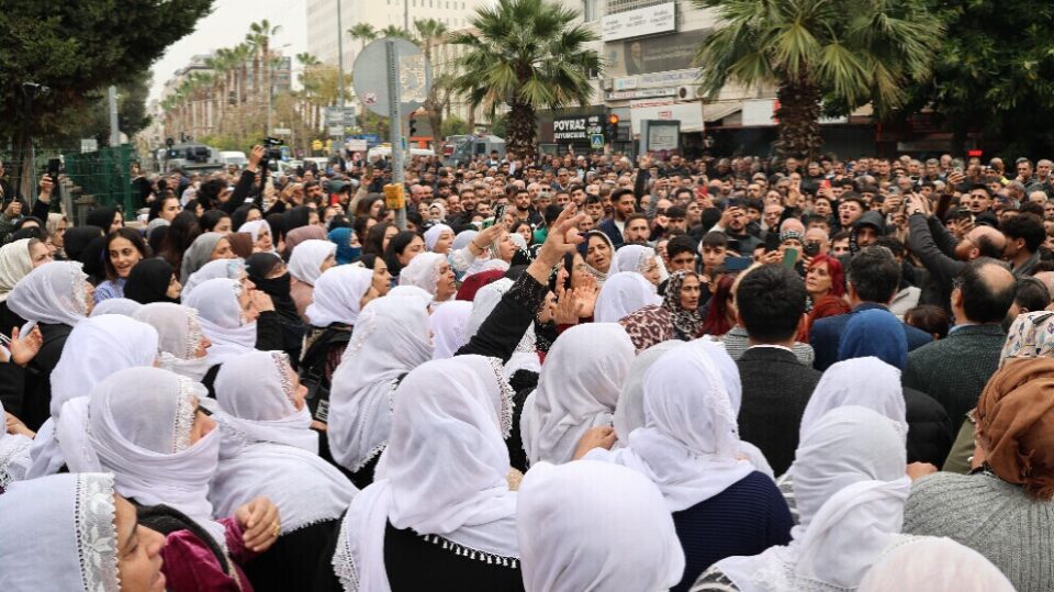 خۆپێشاندانی خه‌ڵكی مێرسین دژ به‌ ده‌وڵه‌تی توركیا 1