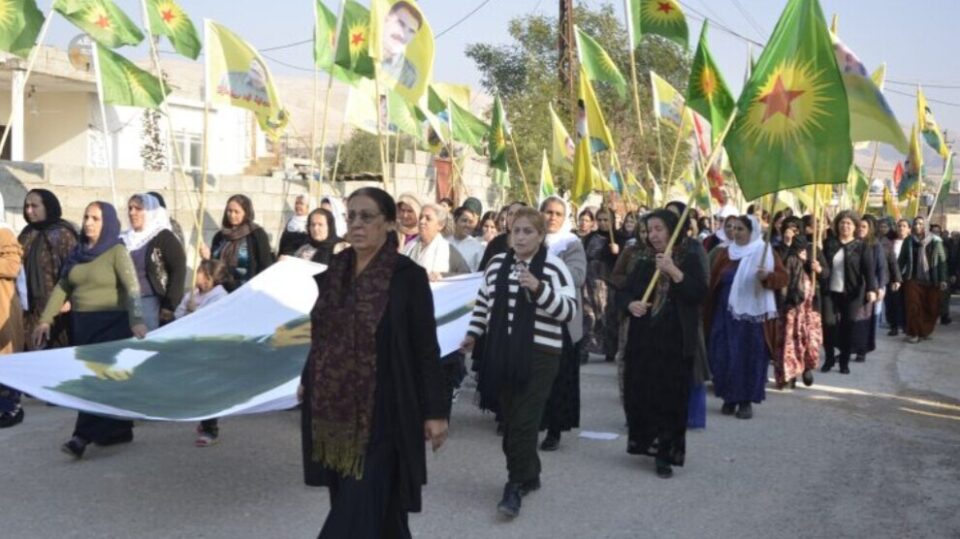 خۆپێشاندانی خه‌ڵكی ڕۆژئاوا و باشووری كوردستان دژ به‌ هێرشه‌كانی