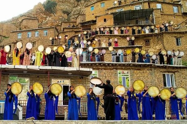 به‌ڕێوه‌چوونی مه‌راسیمی میژوویی هه‌زار ده‌ف له‌ پاله‌نگان