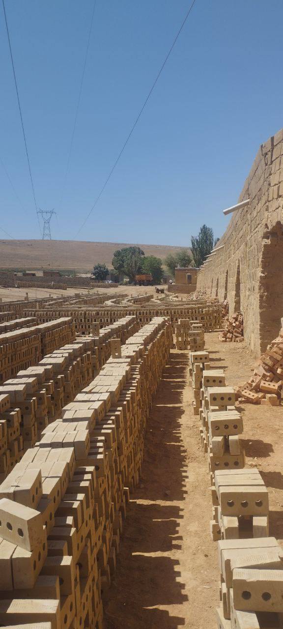 بێكاری كرێكاران به‌هۆی داخرانی پێنج كارگه‌ی كوره‌خانه‌كانی خشتبڕی ساروقامیش له‌ بۆكان