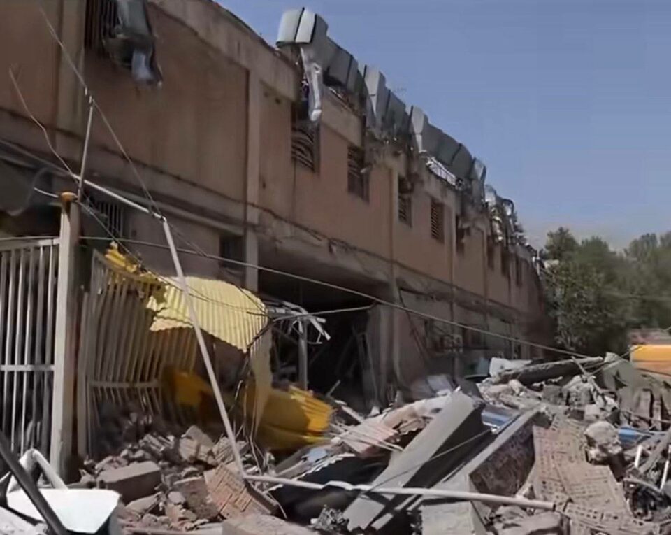 دۆخی خراپی به‌ندكراوانی ژنی زیندانی ئێڤین پاش گواستنه‌وه‌ بۆ زیندانی